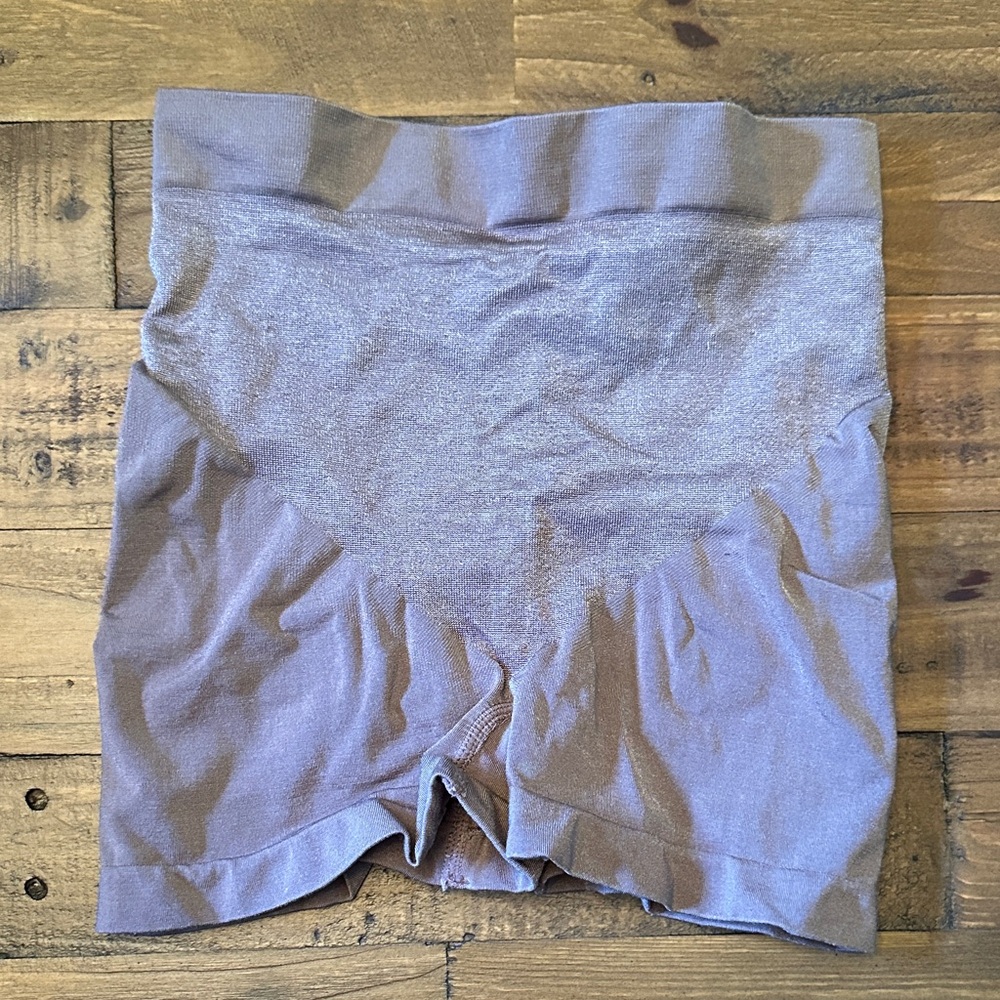 High-Waist Shapewear Shorts - Brown